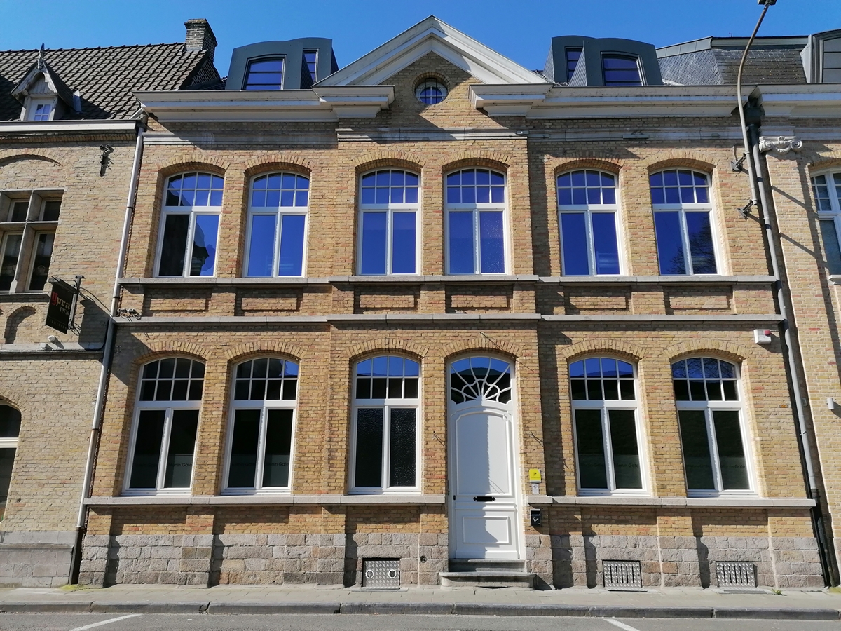 MENIN GATE IEPER BUITEN